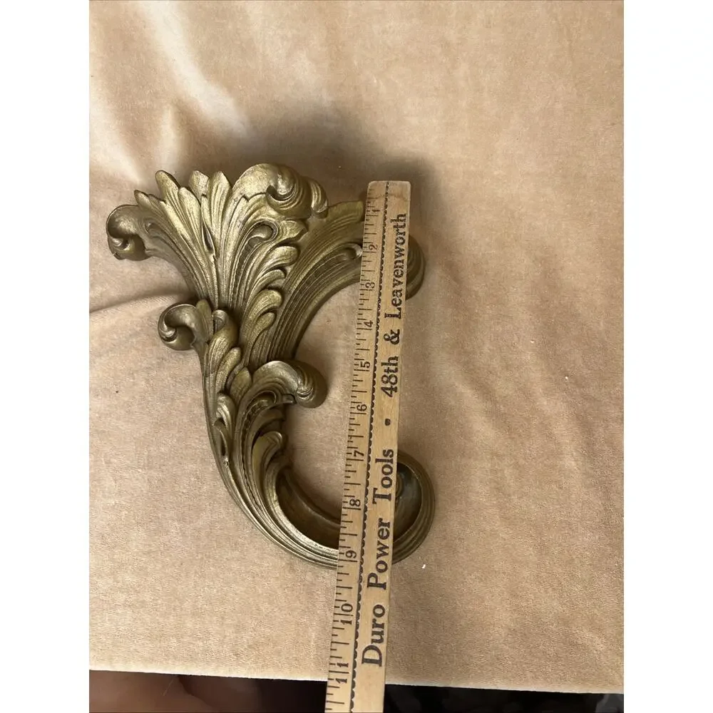 Vintage Classical Leaf Wall Sconce Planter Gold‎ Tone Finish.